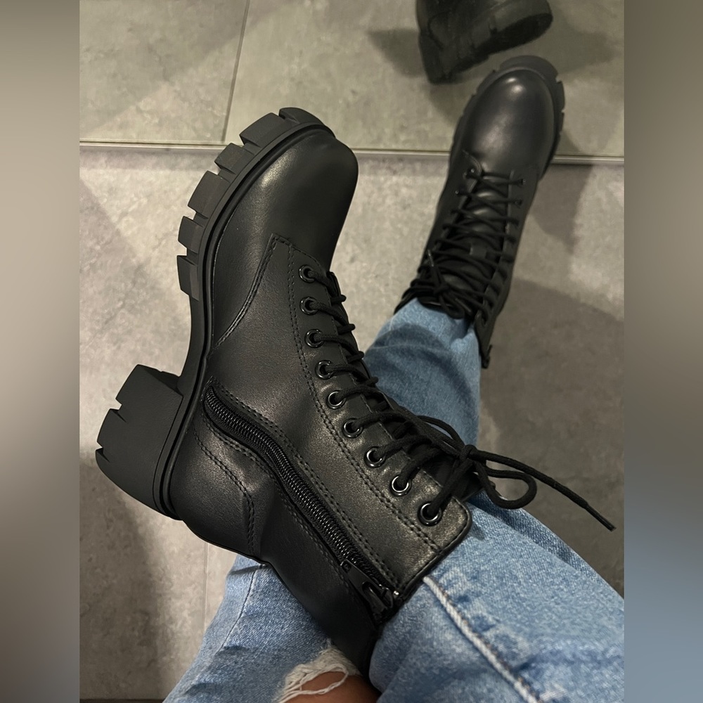 NWT!! Lace Up Combat Boot w/ Chunky Heel - Picture 6 of 6